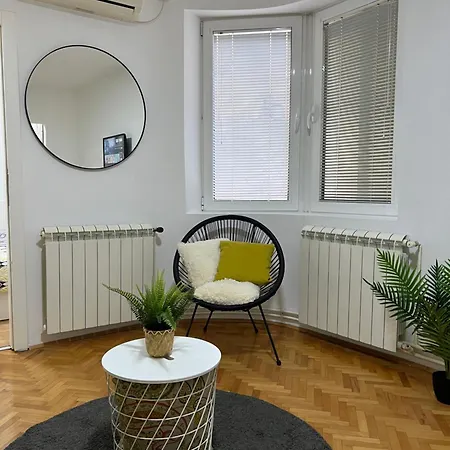 דירה Cozy In Downtown בלגרד